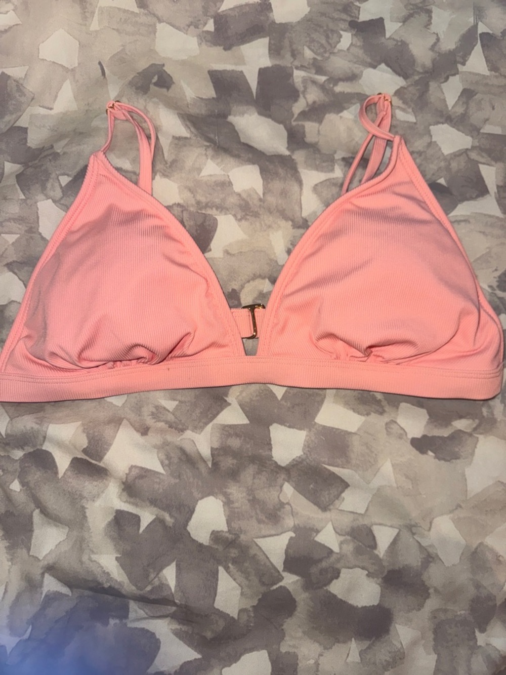 Women's Pink Ribbed Triangle bikini top
Worn once